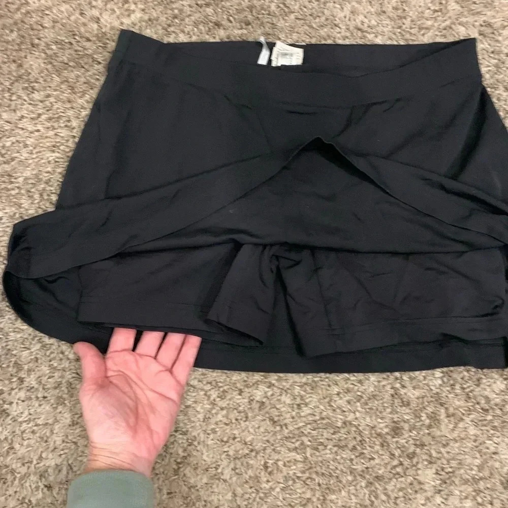 Adidas black skort/skirt with hidden shorts - Picture 3 of 3